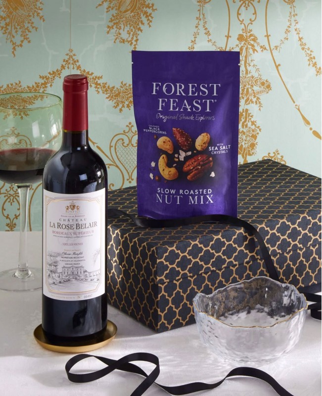 Vino and Nibbles Elegance Gift Hamper